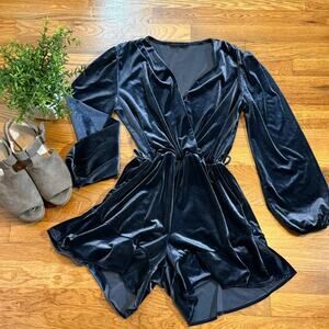 Fraiche by J Womens Small Blue Velvet Long Sleeve Ruffle Shorts Romper Retro